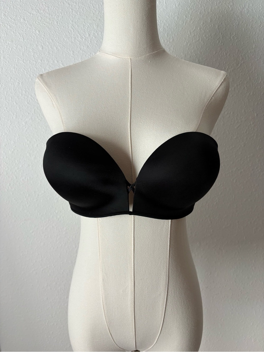 Victoria's Secret Black Strapless Plunge Adhesive Bombshell bra